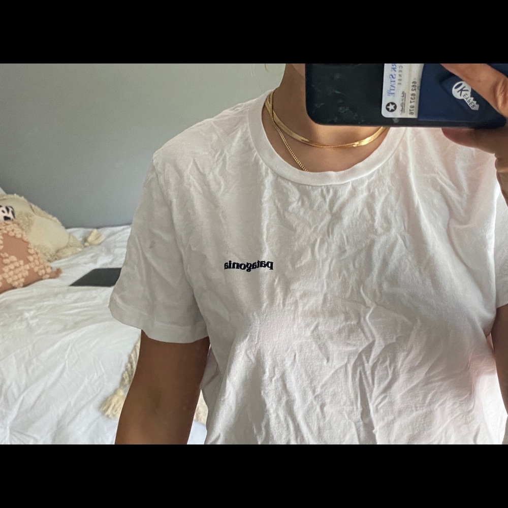 White Patagonia t shirt - Picture 3 of 3